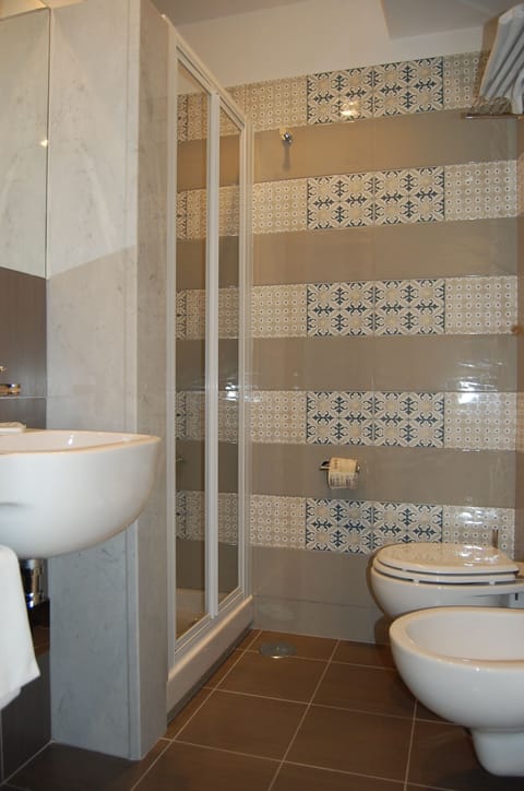 Double or Twin Room, Balcony | Bathroom | Free toiletries, hair dryer, bidet, towels