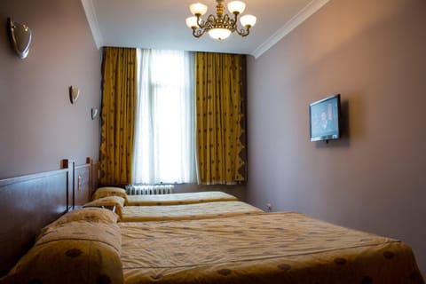 Select Comfort beds, in-room safe, desk, blackout drapes