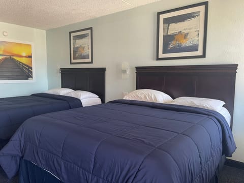 Basic Double Room, Non Smoking | Desk, free WiFi, bed sheets, alarm clocks