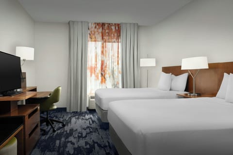 Desk, laptop workspace, iron/ironing board, free WiFi