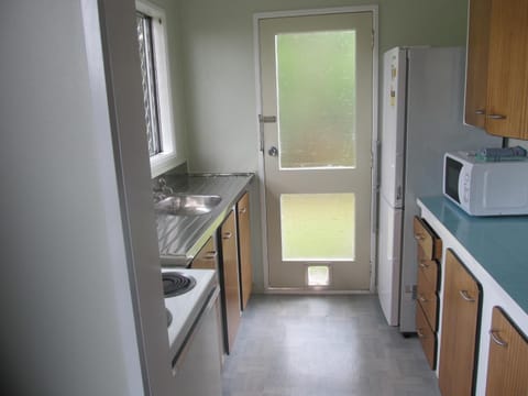 Fridge, microwave, stovetop, electric kettle