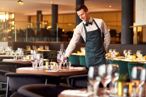 2 restaurants, breakfast, lunch, dinner served; French cuisine