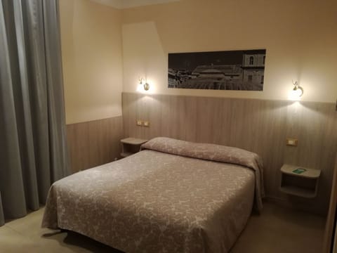 Twin Room, 2 Twin Beds | Desk, free WiFi