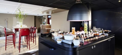 Daily buffet breakfast (EUR 13.9 per person)