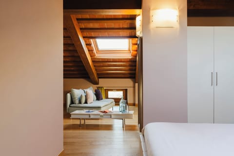 Panoramic Suite, 2 Bedrooms, Mountain View | Living area | 40-inch flat-screen TV with digital channels