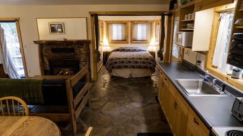 Cabin (The Cottage) | Living area