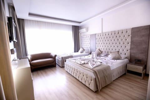1 bedroom, minibar, desk, soundproofing