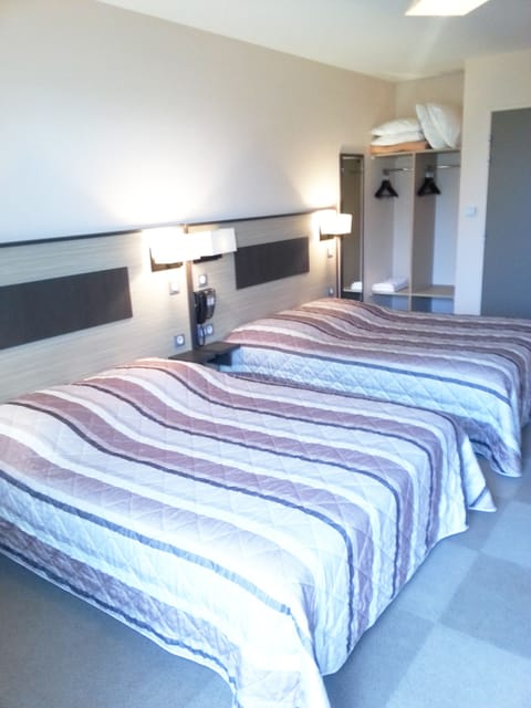 Family Room, Garden Area | Premium bedding, desk, soundproofing, iron/ironing board