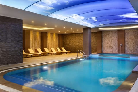 Indoor pool, sun loungers