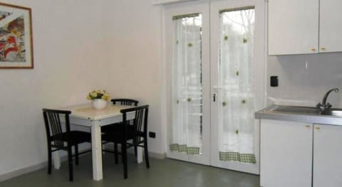 Family Apartment, Multiple Bedrooms, Garden View | Living area