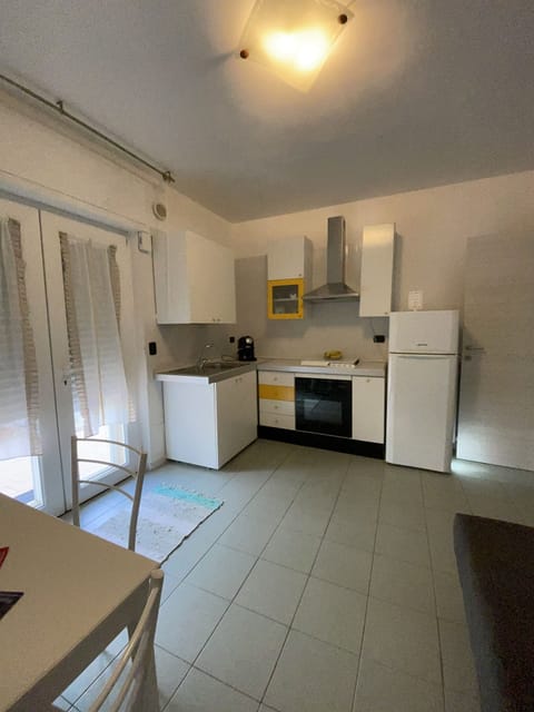 Family Apartment, Multiple Bedrooms, Garden View | Living area