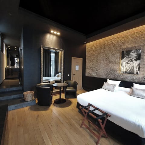 Deluxe Double Room | Free WiFi, bed sheets