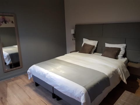 In-room safe, desk, soundproofing, free cribs/infant beds