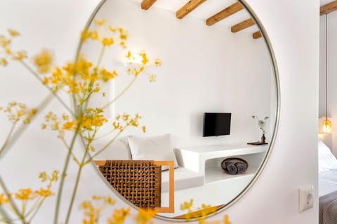 Superior Double or Twin Room, Jetted Tub | Desk, soundproofing, iron/ironing board, cribs/infant beds