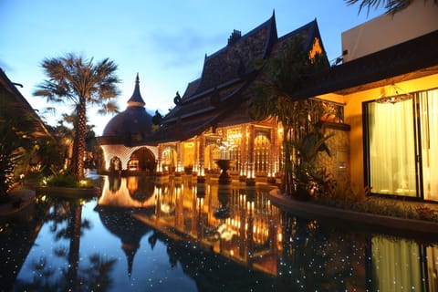 3 outdoor pools