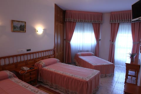 Desk, free cribs/infant beds, rollaway beds, bed sheets