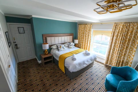 Club Double or Twin Room, 1 Double Bed, Non Smoking | Desk, free WiFi, bed sheets