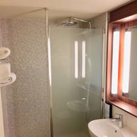 Eco-friendly toiletries, towels, soap, shampoo