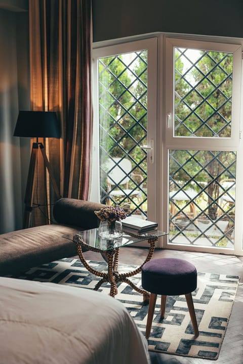 Superior Room, 1 Queen Bed, Garden View (CHARMING) | Courtyard view