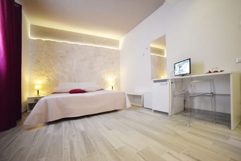 Comfort Double Room | Premium bedding, memory foam beds, minibar, desk