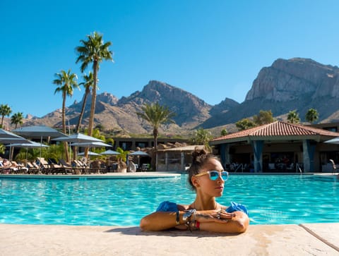 5 outdoor pools, sun loungers