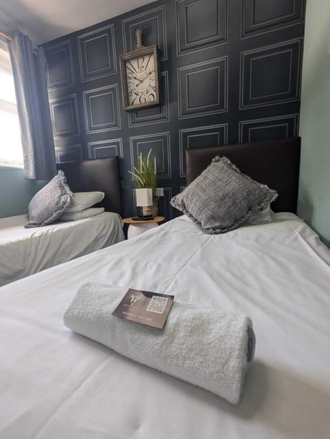 Standard Twin Room, Private Bathroom (Separate Private Bathroom)