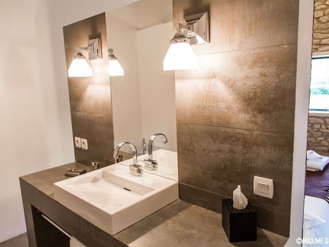 Room, Private Bathroom (Mas de la Licorne) | Bathroom