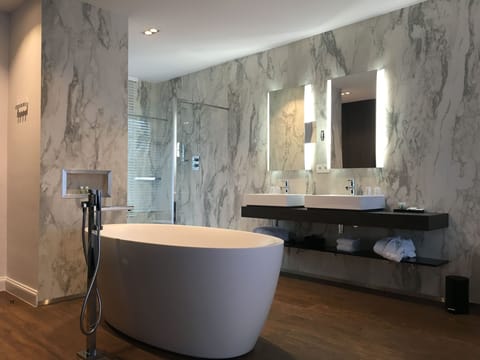 Penthouse Suite | Hypo-allergenic bedding, minibar, in-room safe, individually decorated