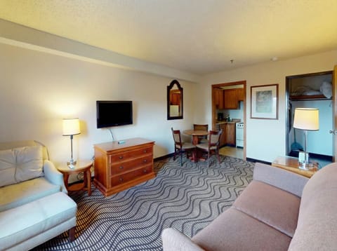 Family Suite, Multiple Beds, Kitchenette | Desk, blackout drapes, soundproofing, free WiFi
