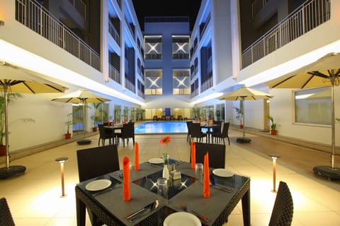 Indoor pool, outdoor pool