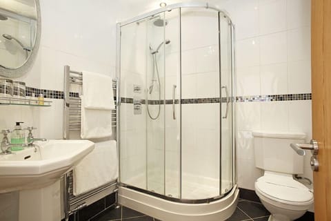 Superior Double or Twin Room, Sea View (Kingsize) | Bathroom shower