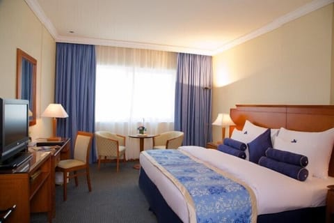 Standard Double Room | Premium bedding, minibar, in-room safe, desk