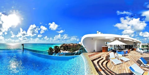Outdoor pool, pool umbrellas