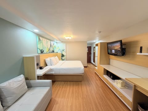 Pillowtop beds, desk, laptop workspace, iron/ironing board