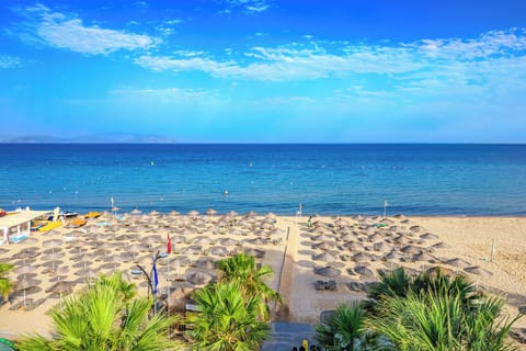 Private beach, sun loungers, beach umbrellas, beach towels