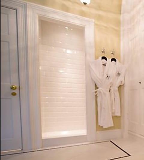 Superior Twin Room, 2 Twin Beds, Bathtub, Ocean View | In-room safe, individually decorated, free WiFi, bed sheets