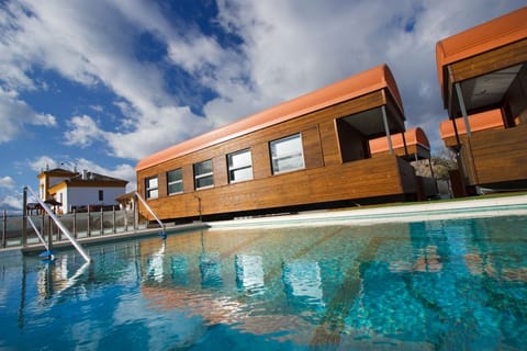 Seasonal outdoor pool, pool umbrellas