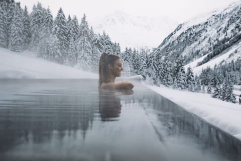 2 indoor pools, outdoor pool, open 11:00 AM to 7:00 PM, sun loungers