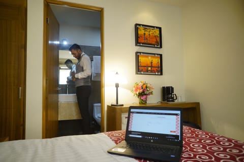 Standard Room | In-room safe, desk, iron/ironing board, free WiFi
