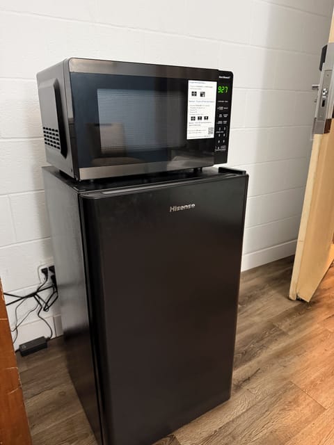 Deluxe Double Room Single Use | Mini-refrigerator