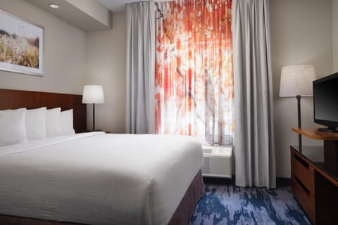 Suite, 1 King Bed with Sofa bed | Premium bedding, in-room safe, desk, blackout drapes