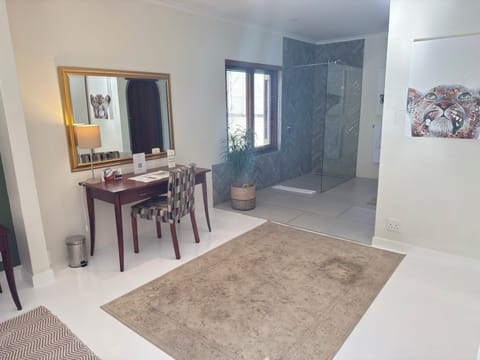 Superior Room, 1 King Bed, Non Smoking, Garden View | Premium bedding, Tempur-Pedic beds, in-room safe, individually decorated