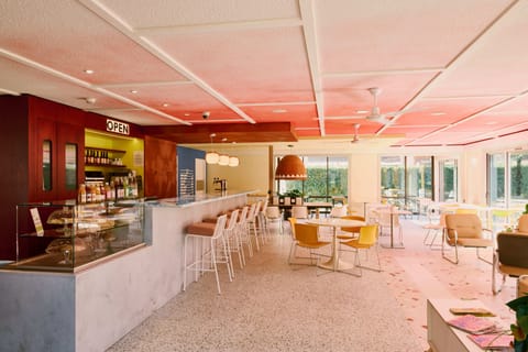 Snack bar