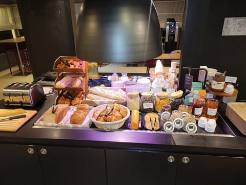 Daily buffet breakfast (EUR 14.90 per person)