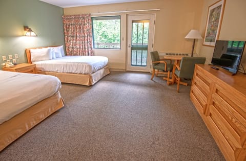 Room | Iron/ironing board, free cribs/infant beds, free WiFi, bed sheets