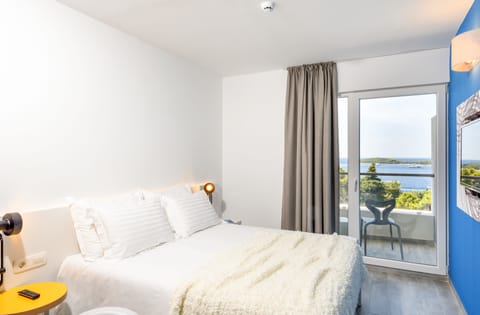 Superior Double Room, Balcony, Sea View | In-room safe, desk, soundproofing, free WiFi