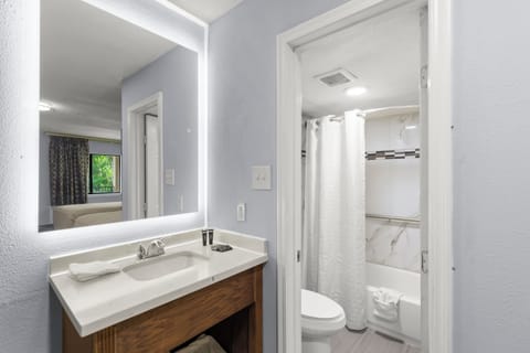 Free toiletries, towels