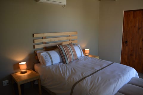 Double Room | 1 bedroom, premium bedding, iron/ironing board, free WiFi