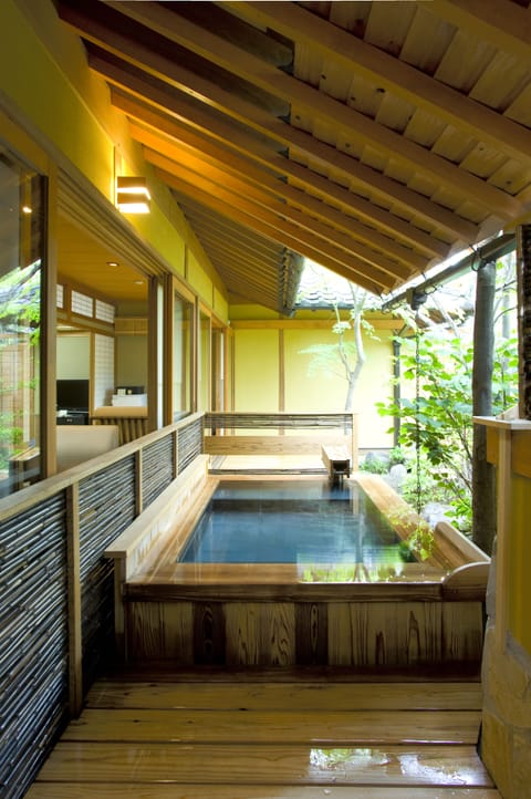 Connecting Japanese Room with Porch and Open-air Bath | Bathroom | Combined shower/tub, spring water tub, free toiletries, hair dryer
