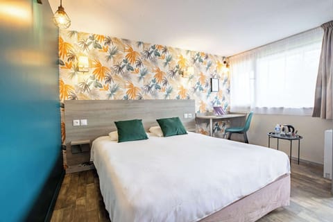 Premium bedding, desk, free WiFi, bed sheets